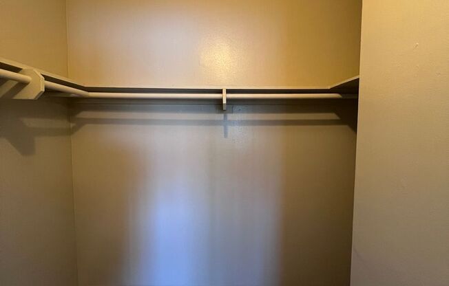 2 beds, 2 baths, 850 sqft, $2,795, Unit 213