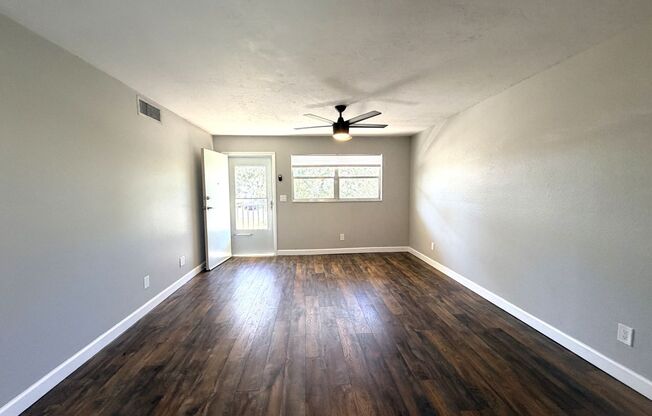 FIRST MONTH'S FREE RENT 2/1 STUNNING CONDO IN FT. MYERS, FL