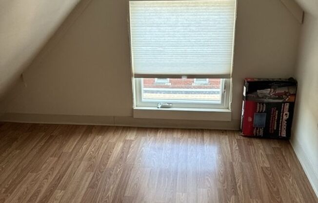 3 beds, 2.5 baths, 1,700 sqft, $1,650, Unit 1