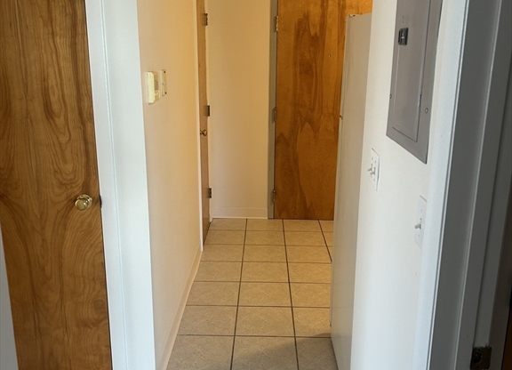 2 beds, 1 bath, 800 sqft, $2,200, Unit 35