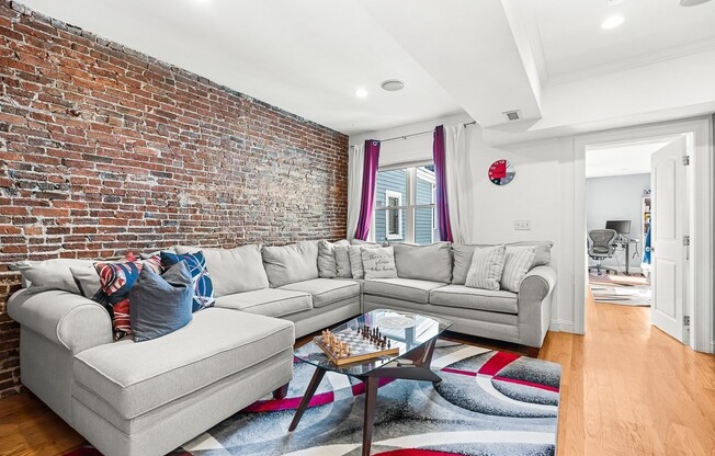 305 SUMNER ST