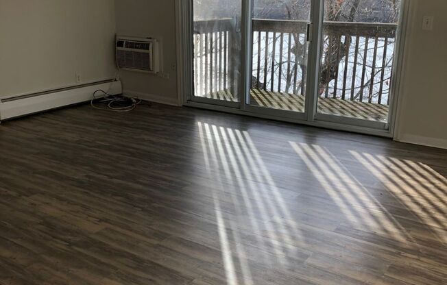 1 bed, 1 bath, $1,595, Unit 233-D11