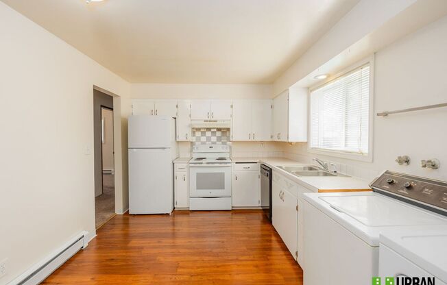 Spacious 2bed/1bath duplex