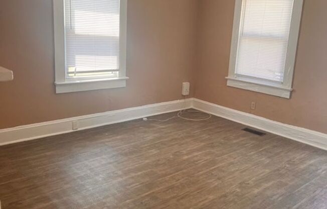 2 beds, 1 bath, 756 sqft, $800, Unit 300-A