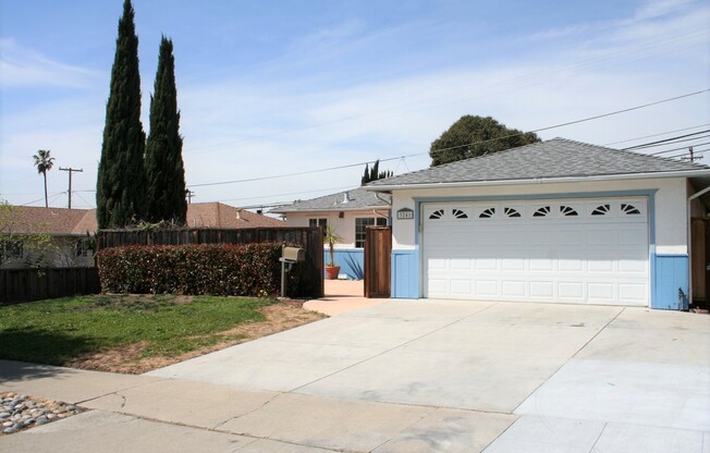 3 Bedroom Home- Laminate Floors- Central AC- Top Schools - Small Dogs allowed with owners approval