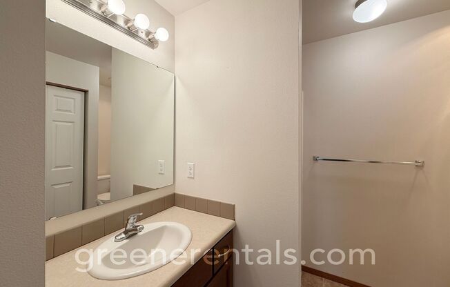 2 beds, 2 baths, 1,050 sqft, $1,735, Unit 1415-201