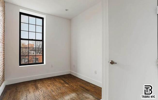558 KOSCIUSZKO ST
