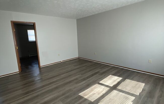 2 beds, 1 bath, $935