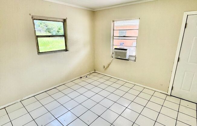 Winter Haven 1BR/1BA Duplex; NO APPLICATION FEE!