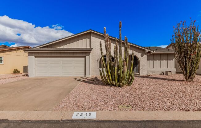 Furnished rental in the Fountain of the Sun community!!!