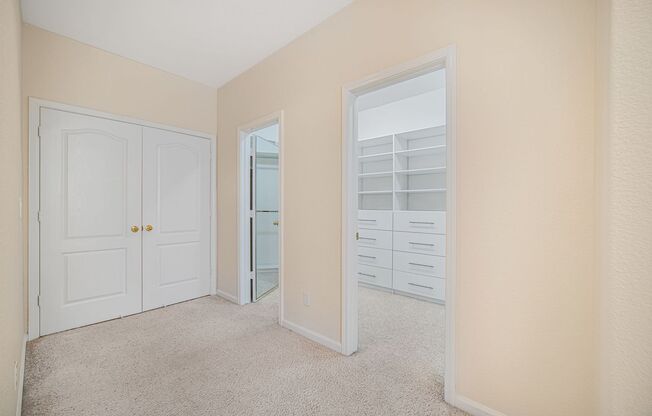 Highly Desirable Executive Home: 4 Bedrooms, 3 Bathrooms of Luxury Living