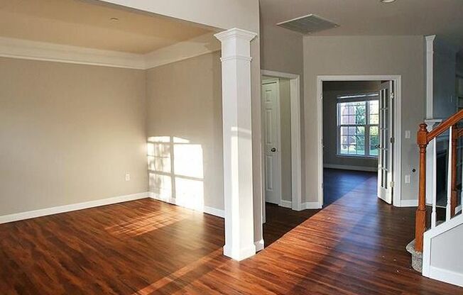 Family friendly home in highly sought after Winterset Woods!