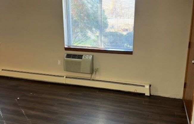 3 beds, 2 baths, 1,200 sqft, $2,350, Unit 5