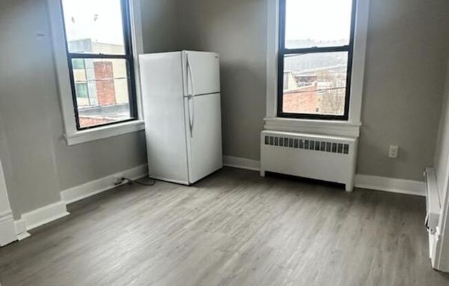 1 bed, 1 bath, 800 sqft, $950, Unit Unit 3