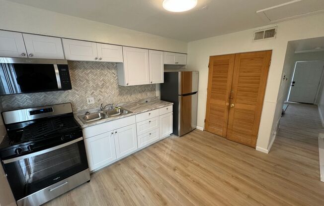 2 beds, 1 bath, 750 sqft, $1,050, Unit A