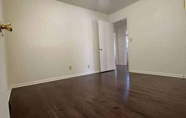 3 beds, 1 bath, $1,595