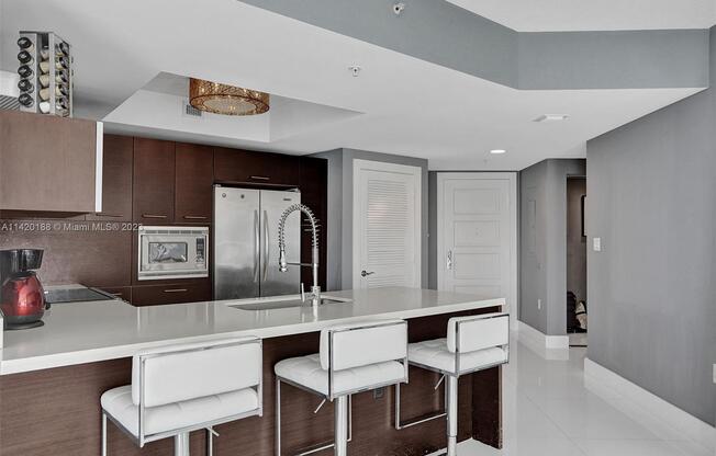 250 SUNNY ISLES BLVD