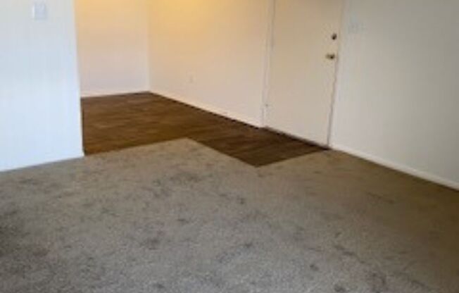 1 bed, 1 bath, 637 sqft, $1,012, Unit 11 - 1101