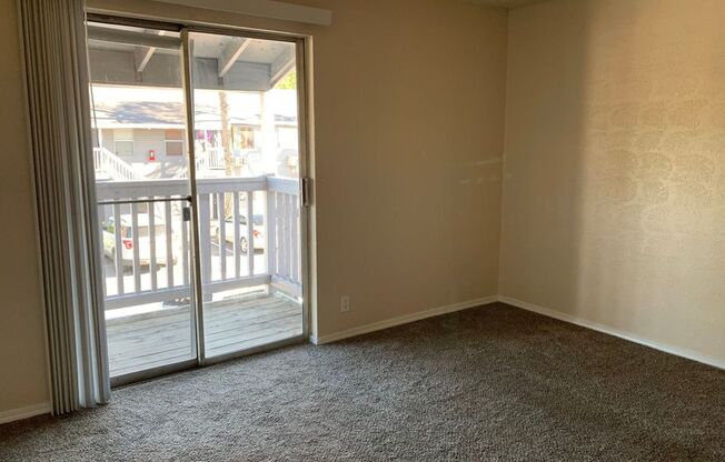 2 beds, 1 bath, 900 sqft, $1,051, Unit 16E