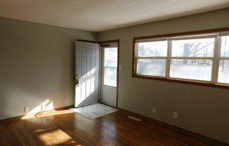 2 beds, 1 bath, $750