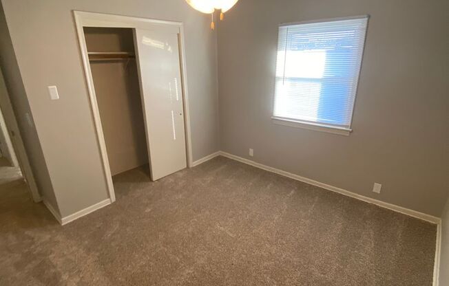 2 beds, 1 bath, 700 sqft, $950, Unit 1105