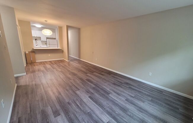 2 beds, 1 bath, $1,425, Unit 316