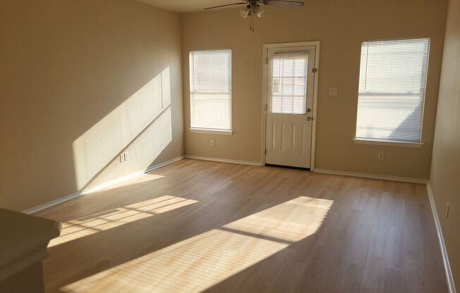 Townhome near Randolph AFB Ready for Move-In