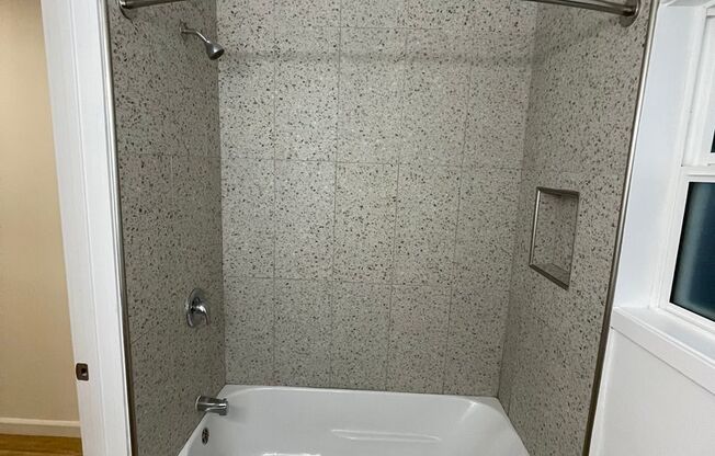 Studio, 1 bath, 595 sqft, $1,995, Unit 108