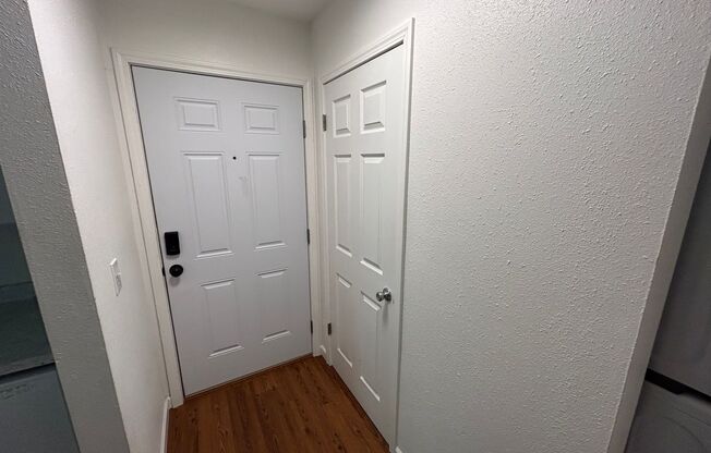 2 beds, 1 bath, 1,000 sqft, $1,295, Unit #7