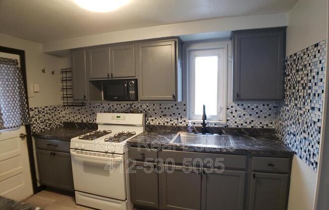 1112 JACKS RUN RD