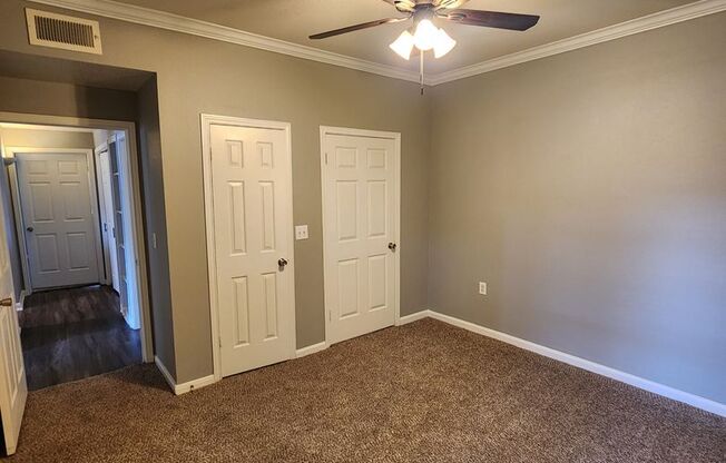 2 beds, 2 baths, 1,002 sqft, $1,725, Unit 305-u