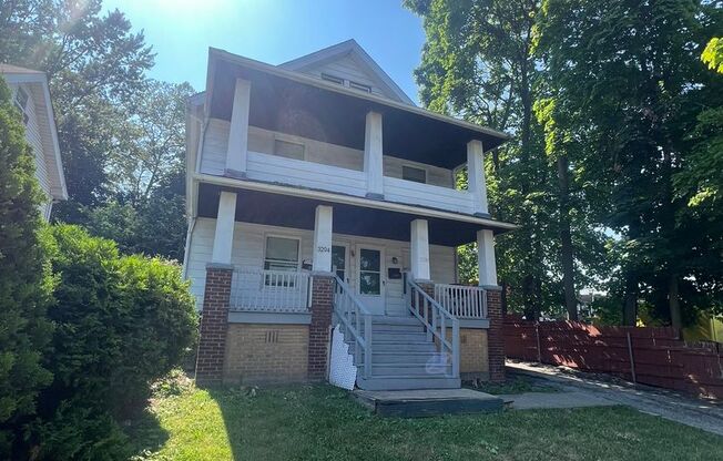 3292-3294 W. 111th St