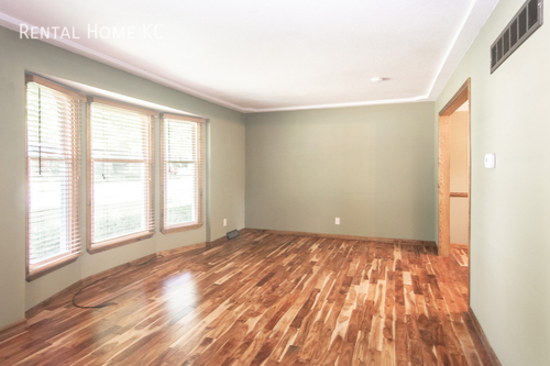 9305 W 82 ST