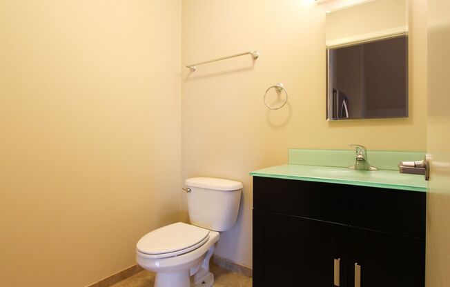 2 beds, 2.5 baths, 1,700 sqft, $1,950, Unit 410