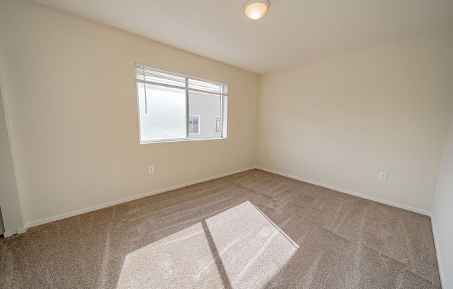 2 beds, 1 bath, $2,200, Unit 2