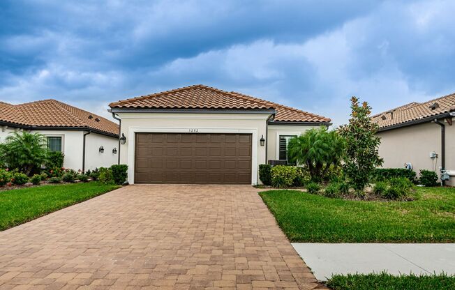 Beautiful Pool home in Starkey Ranch available in September.