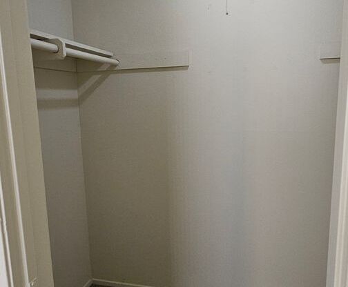 2 beds, 2 baths, 900 sqft, $2,600, Unit 230