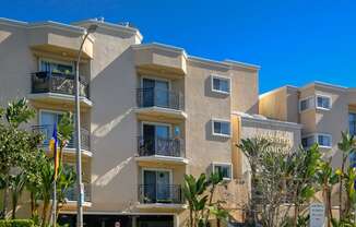 Apartment Building in Los Angeles