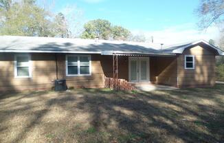 4 beds, 2 baths, $1,000