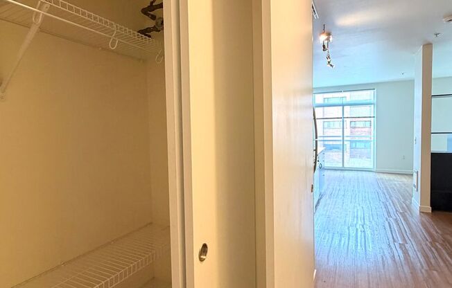 1 bed, 1 bath, 470 sqft, $1,495, Unit 402