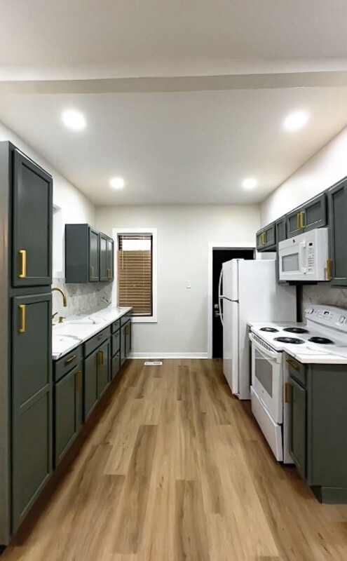 1043 S 54 ST
