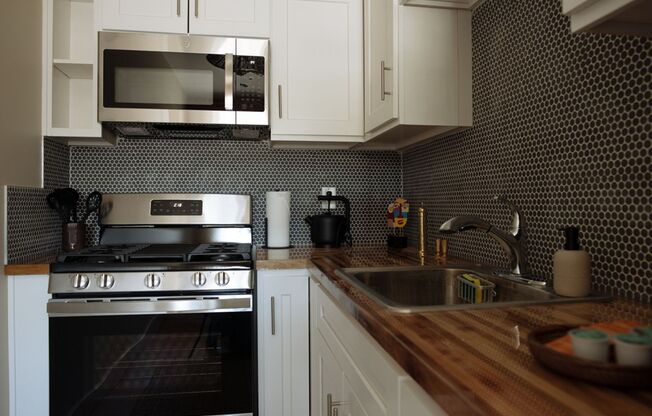 Studio, 1 bath, 275 sqft, $2,199, Unit 402