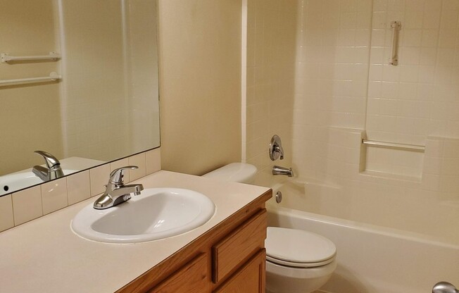 3 Bedroom Duplex with Large Yard