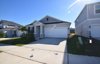 Beautiful 4 Bedroom, 2 Baths Single Family Home for Rent at 9104 Westside Hills Dr. Davenport FL 33896.