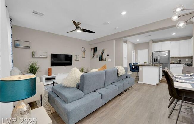 GORGEOUS FURNISHED TOWNHOME IN SUMMERLIN!!!