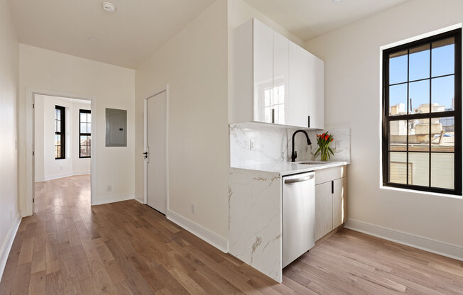 152 N 10 ST