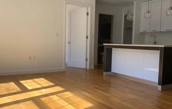 1 bed, 1 bath, $3,700, Unit 2J