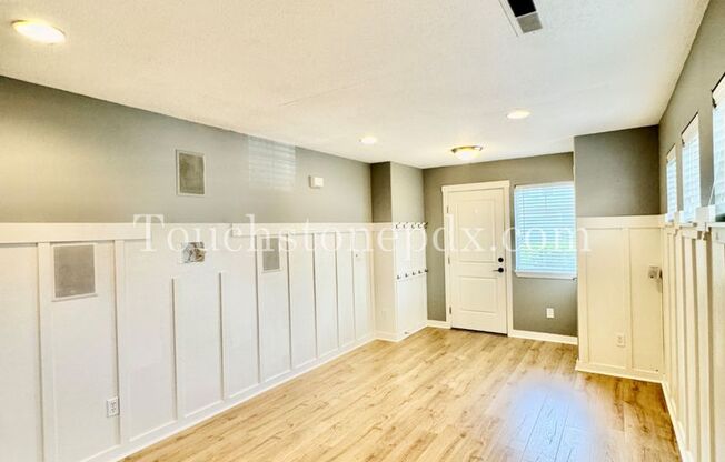 Sprightly 4BD|2.5 BA Home Near Molalla River