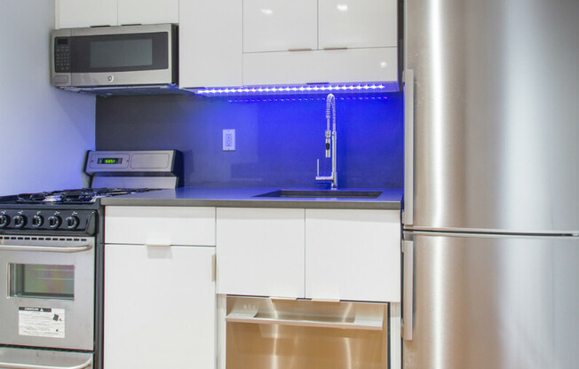 3 beds, 1 bath, $7,495, Unit 4B