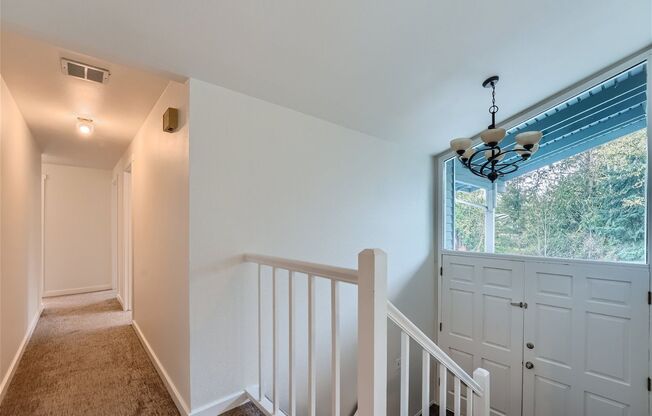 Amazing Split Level 4 Bedroom Home in Bellevue!